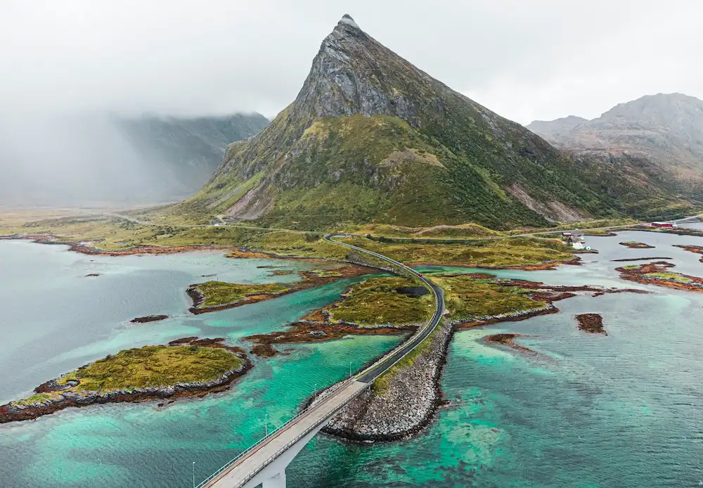 Autolla Lofooteille Lofootit Road Trip opas 2025 