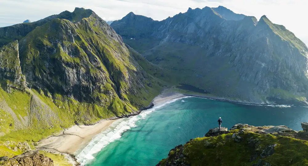 kvalvika beach lofootit