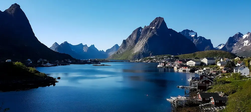 mökit lofooteilla